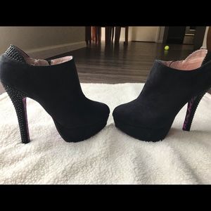 Betsy Johnson platform booties